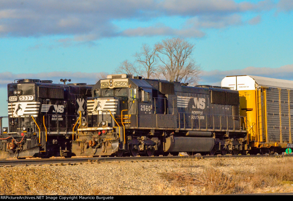 NS SD70 Locomotive